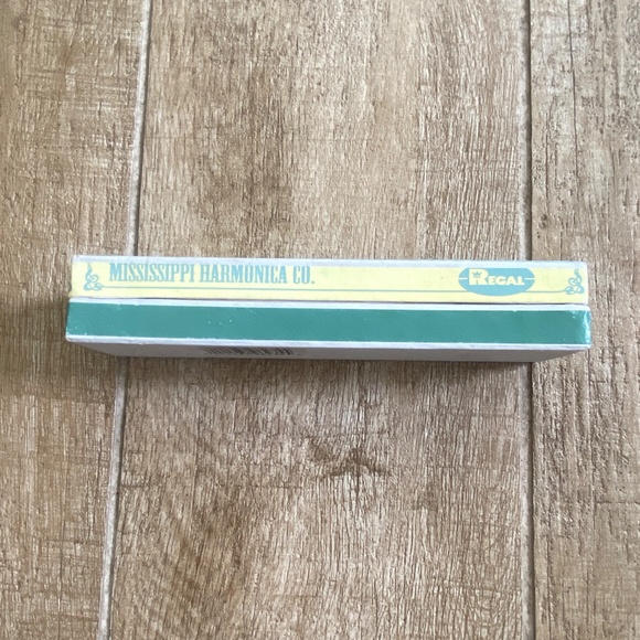 Mississippi Harmonica Co. Harmonica - Picture 5 of 7